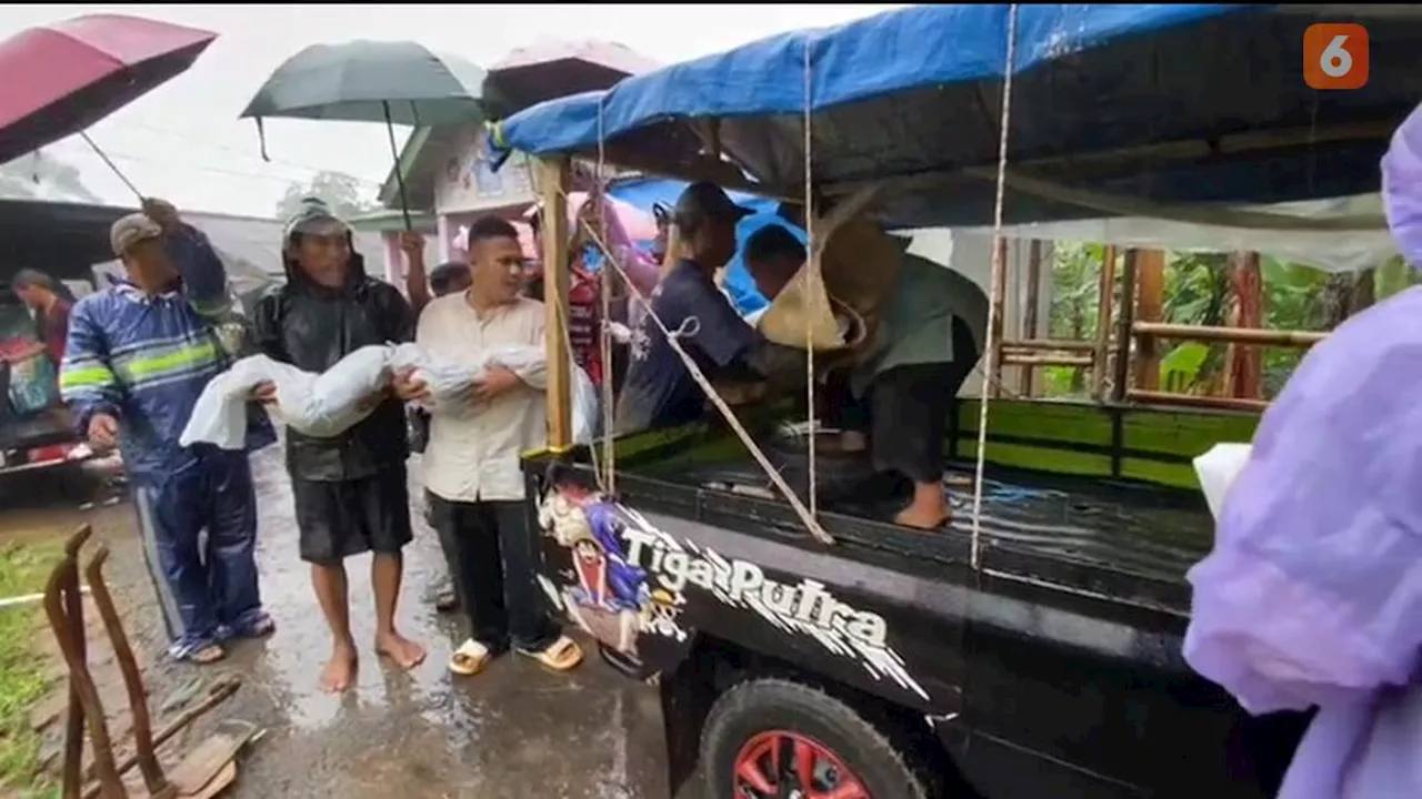 Terdampak Pergerakan Tanah, Belasan Makam di Sukabumi Dipindahkan