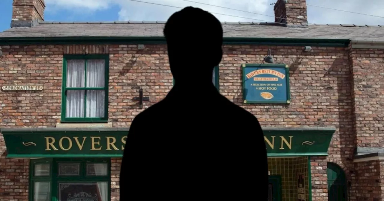 Coronation Street cast in epic reunion with legend who quit the show