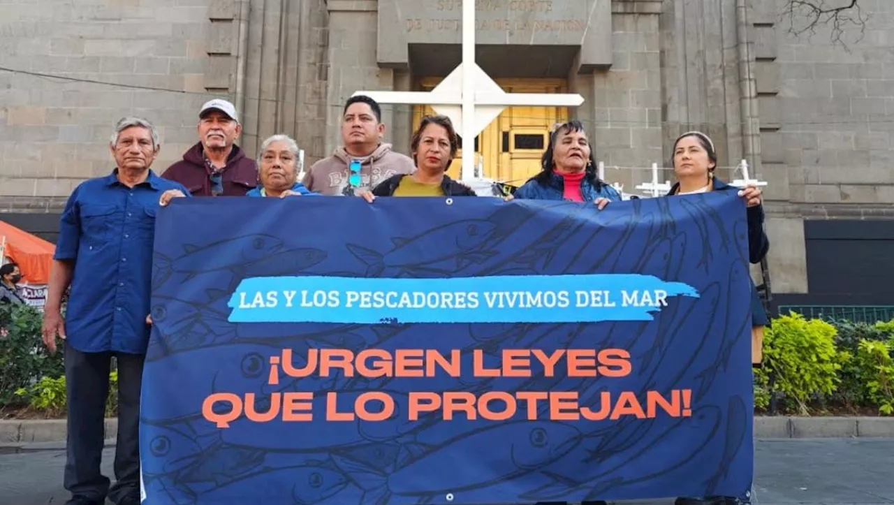 Pescadores protestan frente a la Corte para pedir protección de especies en deterioro