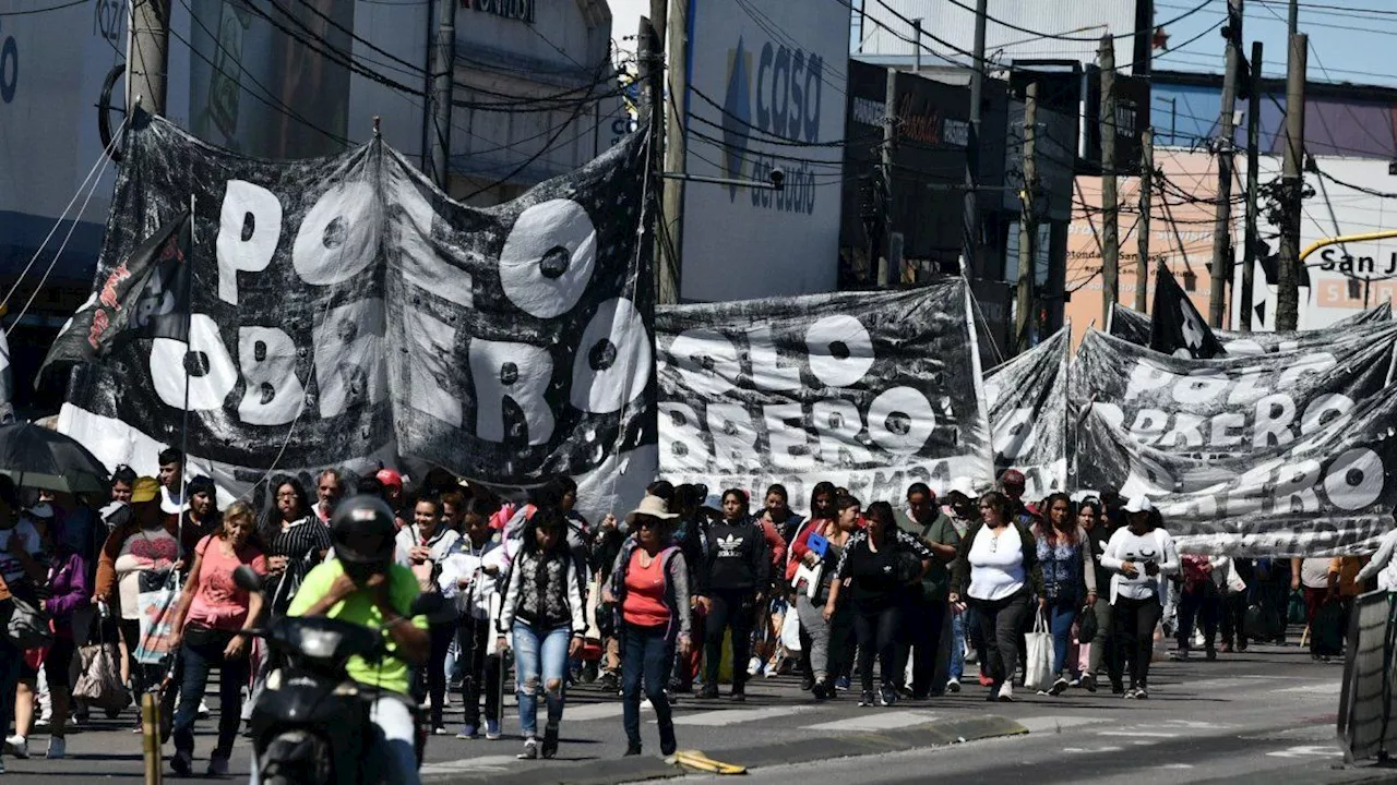 Piqueteros vuelven a la calle tras la cadena nacional de Javier Milei: 'Navidad sin hambre'