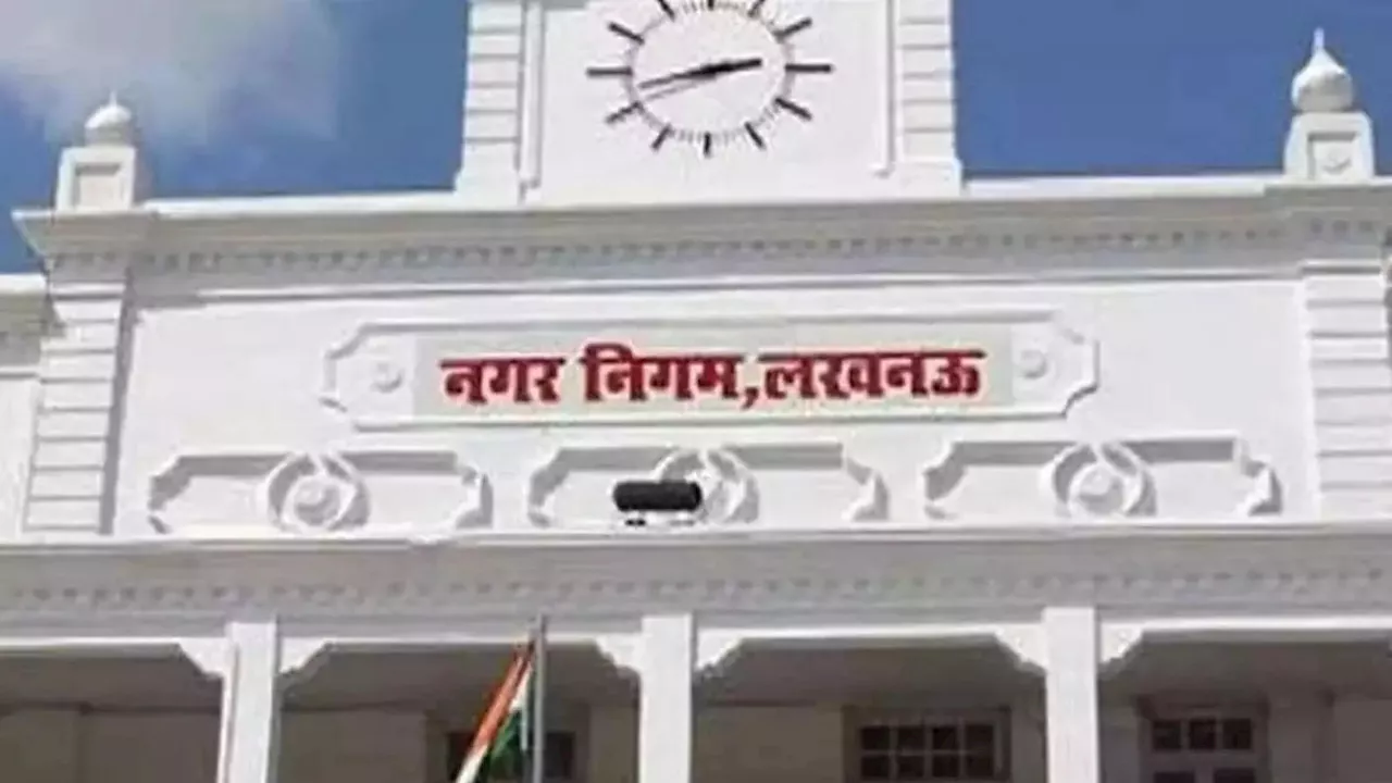 लखनऊ नगर निगम का कारनामा, पहले 21 लाख टैक्स बताया, शिकायत पर 10 लाख किया, सीएम योगी से गुहार