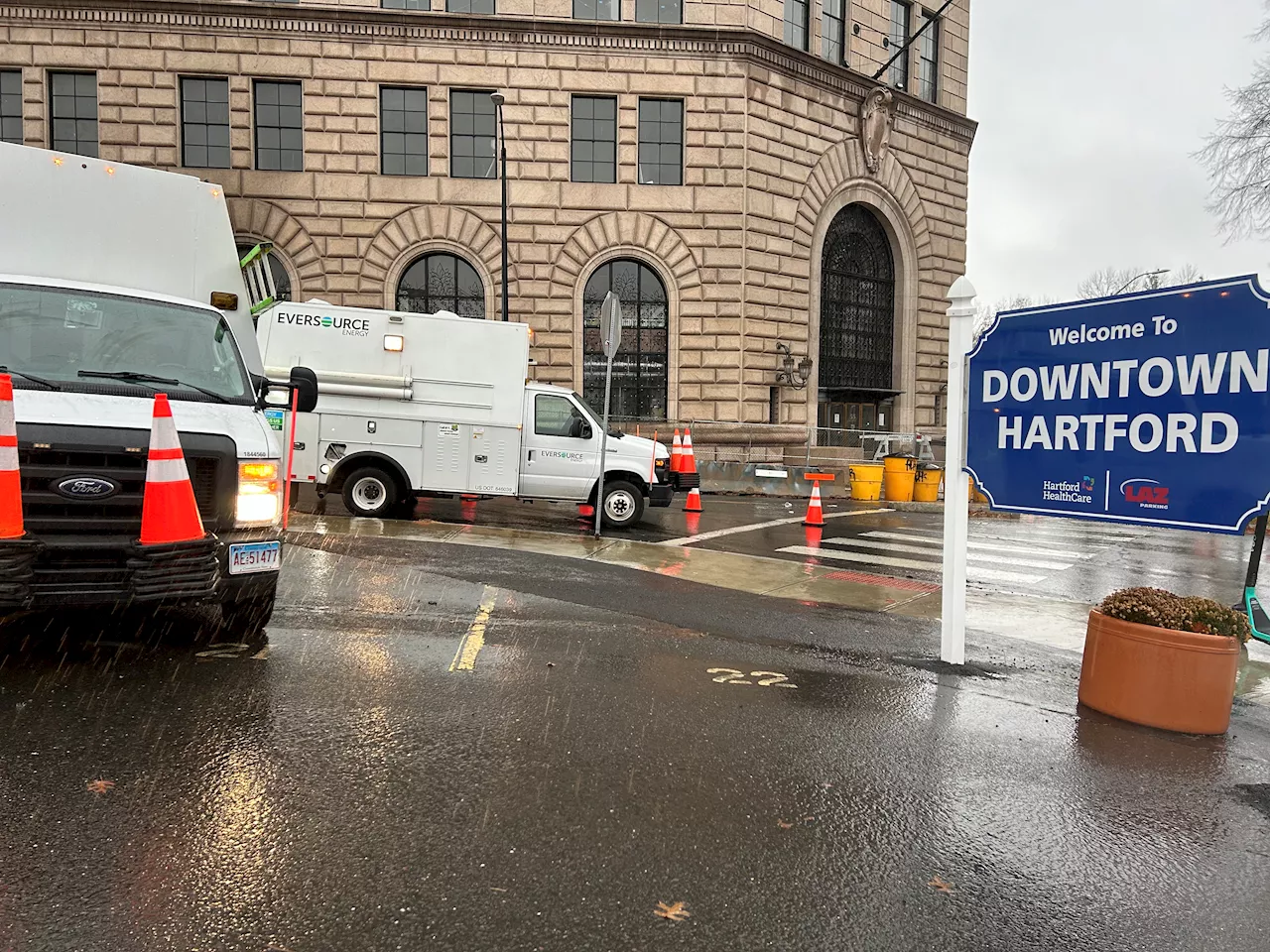 Underground electrical fire causes power outages in Hartford, Conn. is impacting hospital