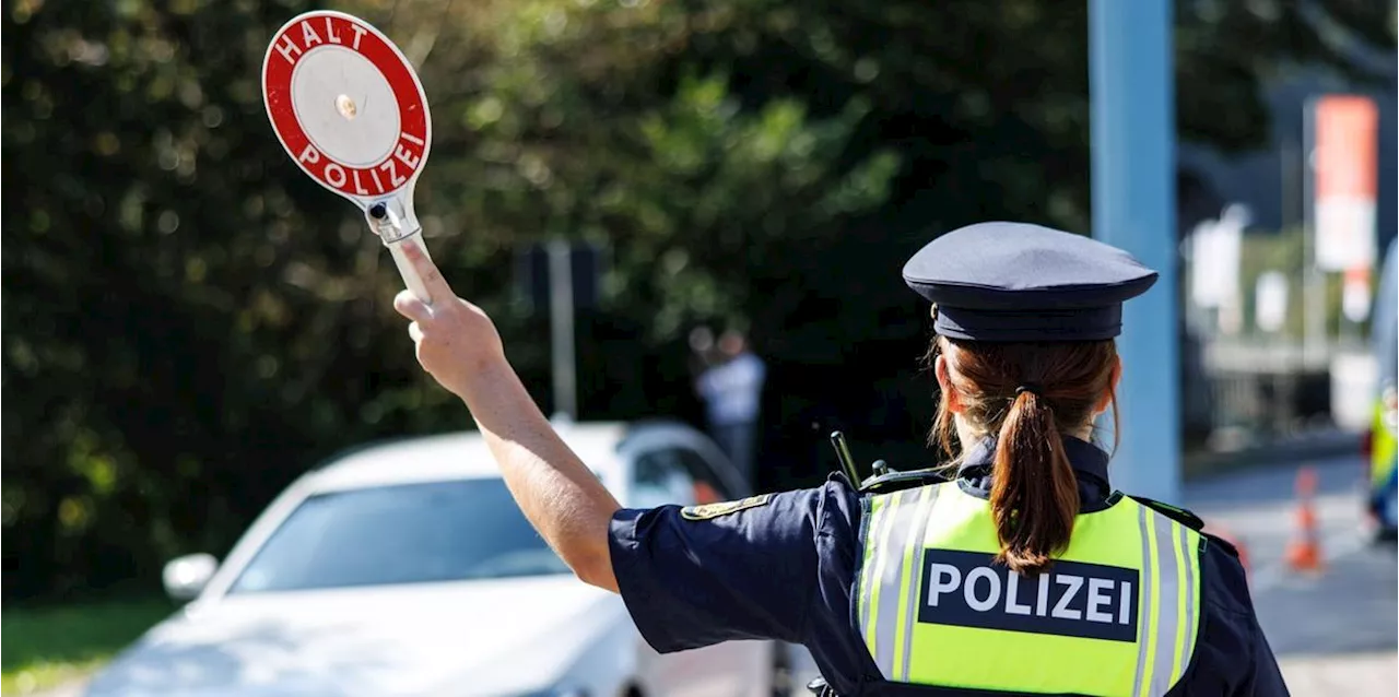 Polizei st&ouml;&szlig;t in Niederbayern auf Schleusergruppe