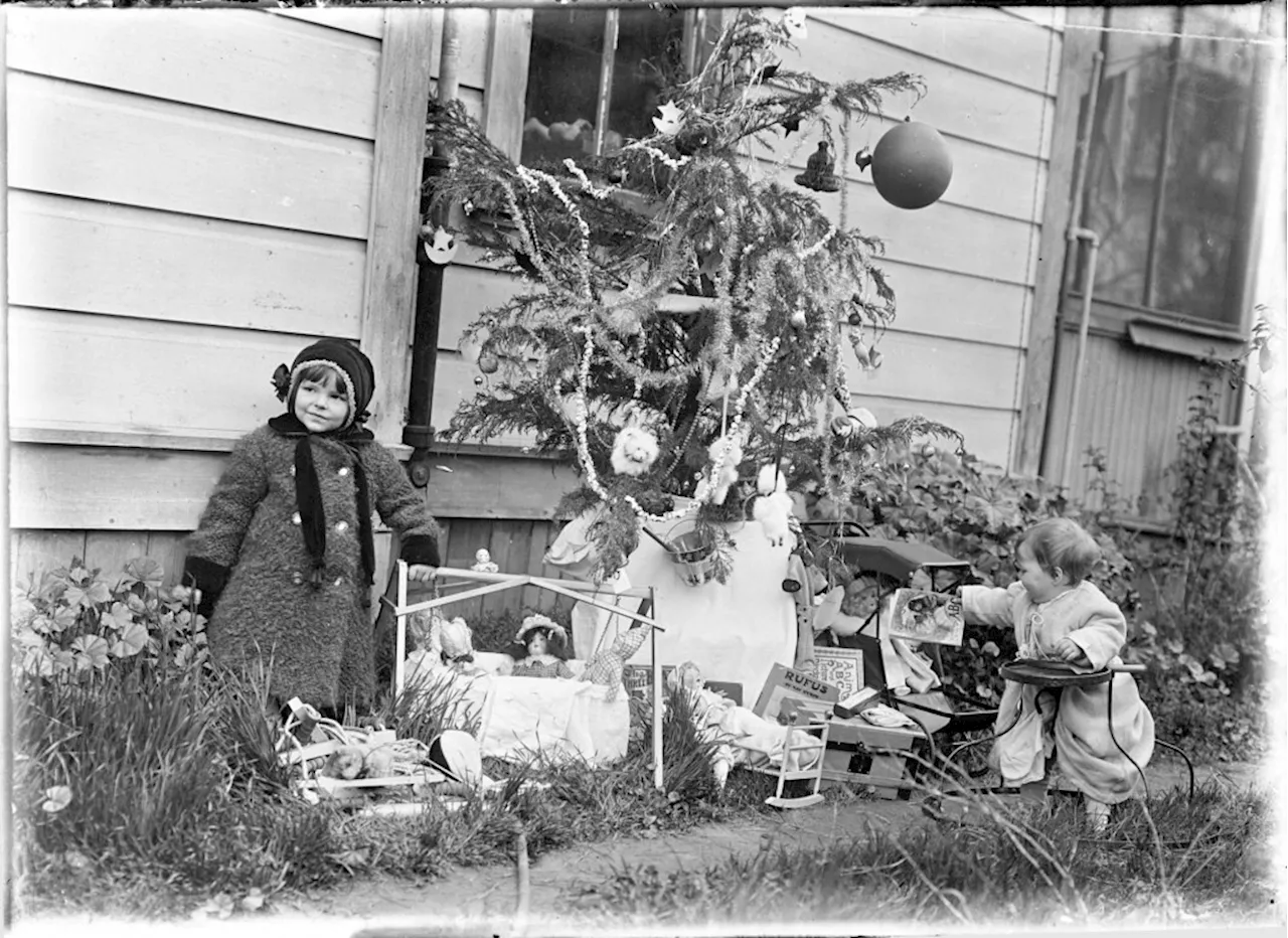 From the Archives: Outdoor Christmas