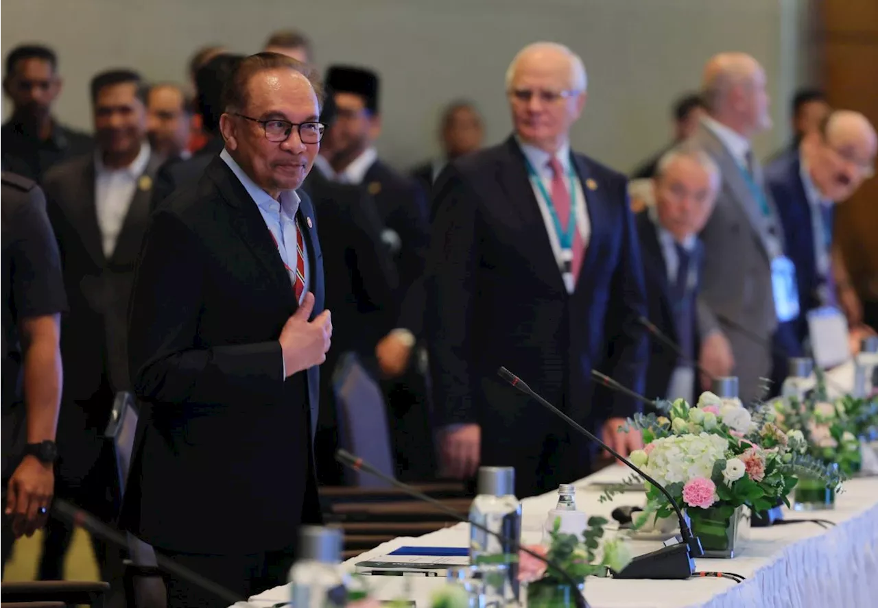 Anwar calls for peaceful transition of power in Syria