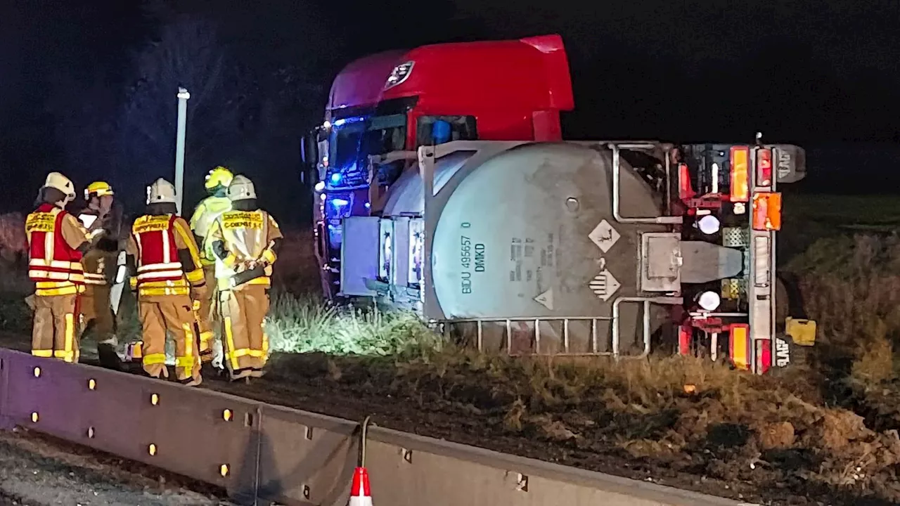 A46: Unfall mit Gefahrgut-Lkw – Autobahn stundenlang gesperrt