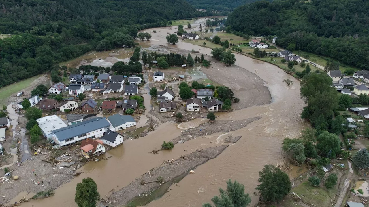 Anpassung an Klimafolgen: Mehr Warnung per App - Bund legt neue Vorsorgestrategie vor