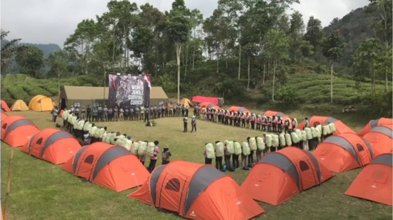 75 Perempuan Berlatih Seni Bertahan Hidup di Gunung Cakrabuana di Women Jungle Survival Course Eiger 2024