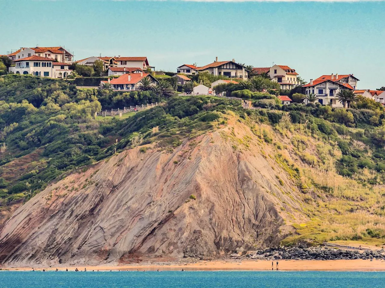 Littoral basque : « On ne voudrait pas voir le centre-bourg glisser jusqu’au pied des vagues »