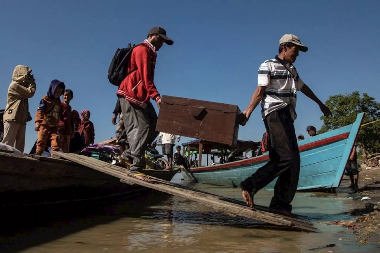 Armed group claims control of Myanmar border region