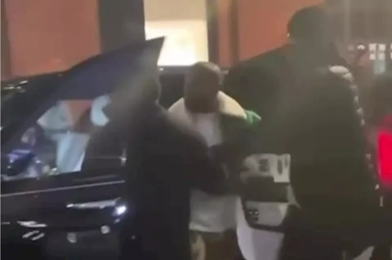 Defiant Floyd Mayweather speaks out over video of angry mob trying to jump him while he was jewellery...