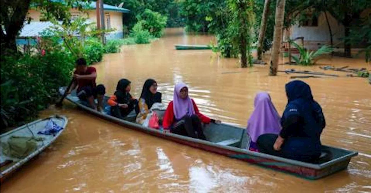 Mangsa banjir di Pantai Timur meningkat, Perak, Johor kekal