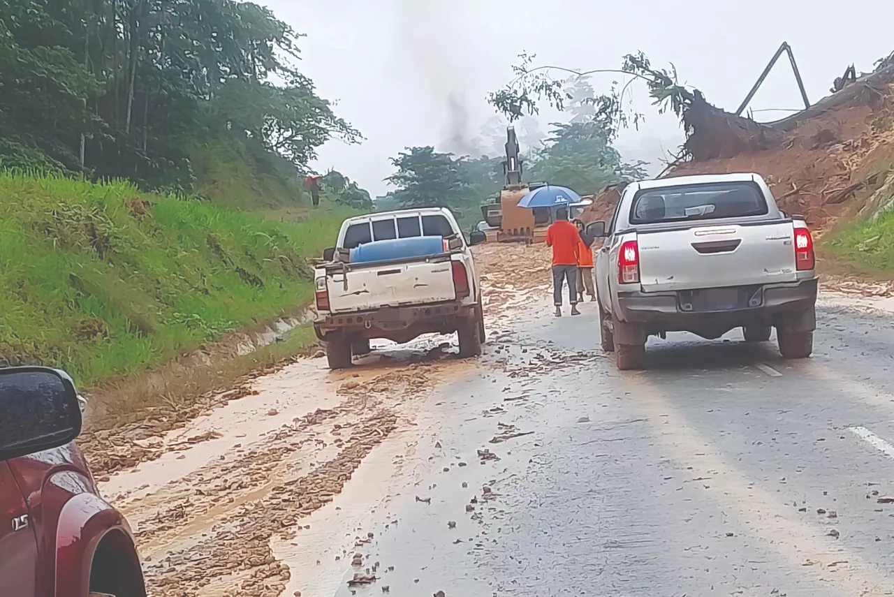 Cerun runtuh, Jalan Kuala Tahan-Mat Daling terputus