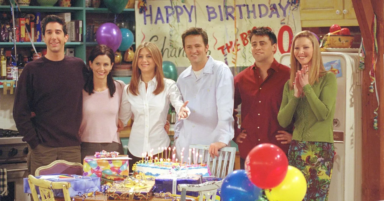 Lisa Kudrow Says Friends Cast Only Met for Dinner Once After Show Ended