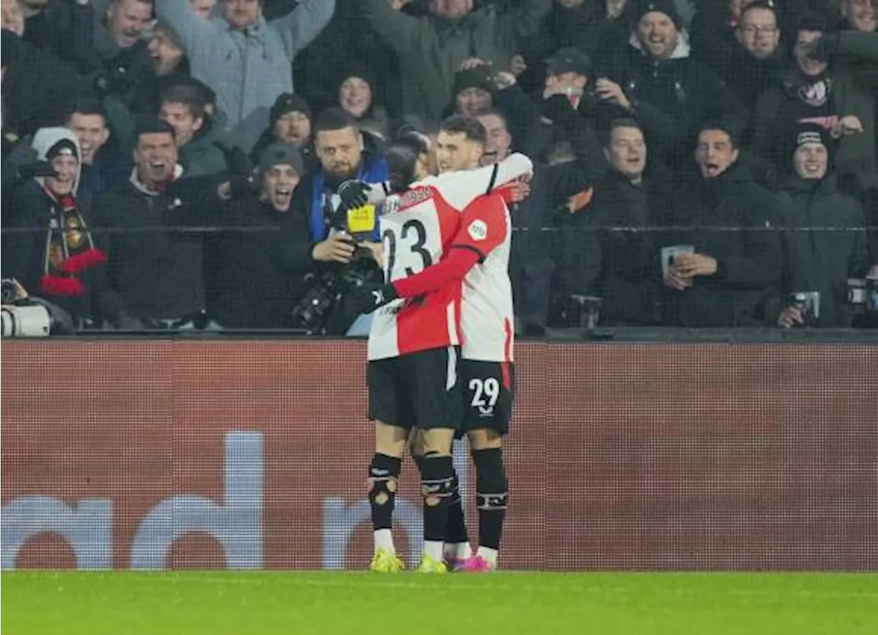 Santiago Giménez marca golazo en la victoria del Feyenoord sobre Sparta Praga en la Champions League