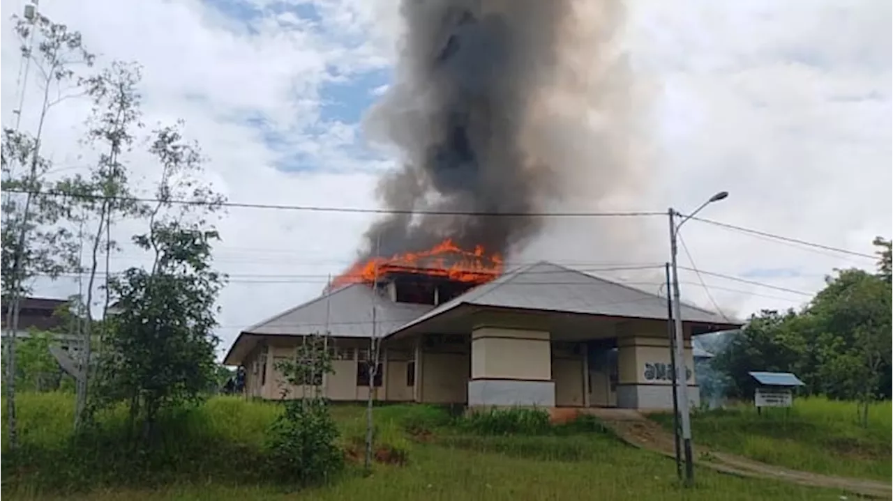 Tak Puas Hasil Seleksi CPNS, Kantor Badan Kepegawaian Boven Digoel Dibakar Massa