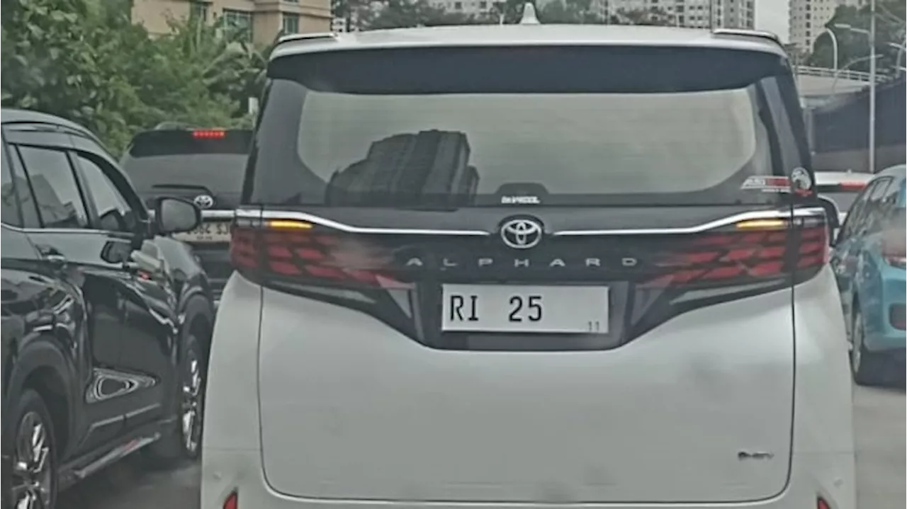 Viral Toyota Alphard Pelat RI 25 Terjebak Macet Tanpa Pengawalan dan Strobo