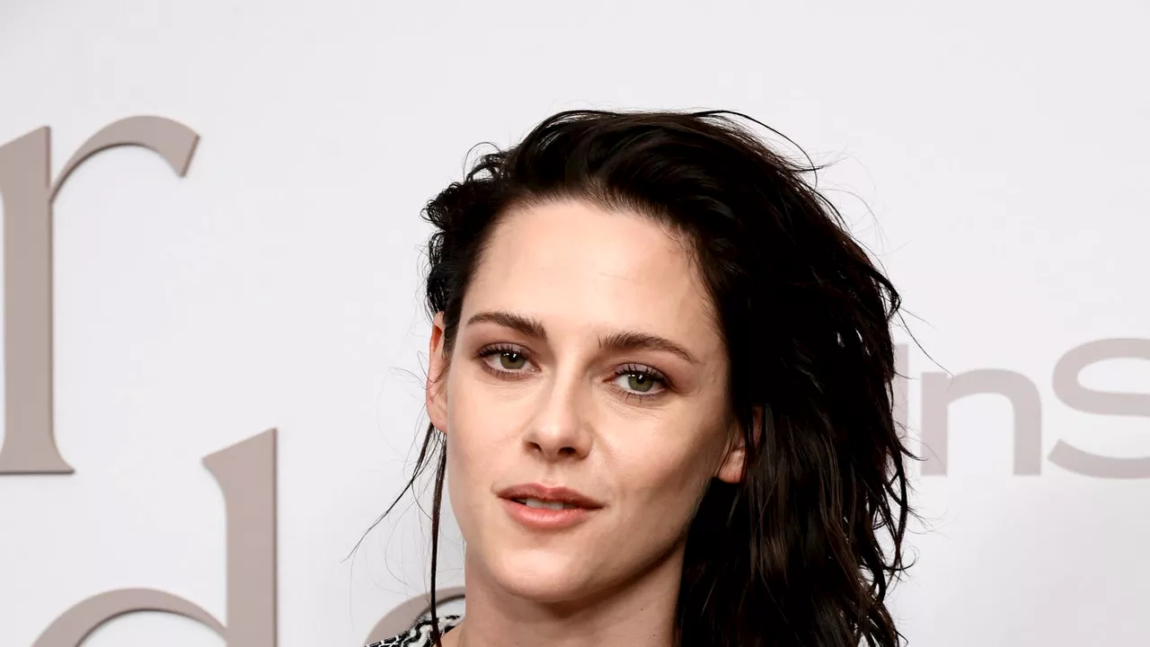 Kristen Stewart zeigt, wie cool der No-Pants-Look auch im Winter noch aussieht