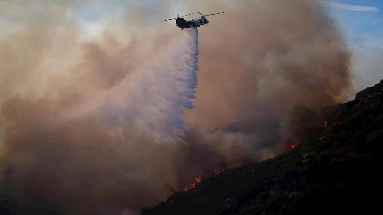 Waldbrand in Malibu außer Kontrolle - auch Promis flüchten