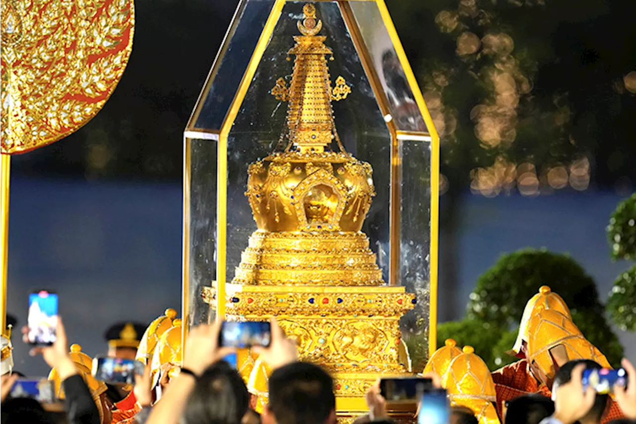 Buddha’s relic China loaned to Thailand gets warm welcome