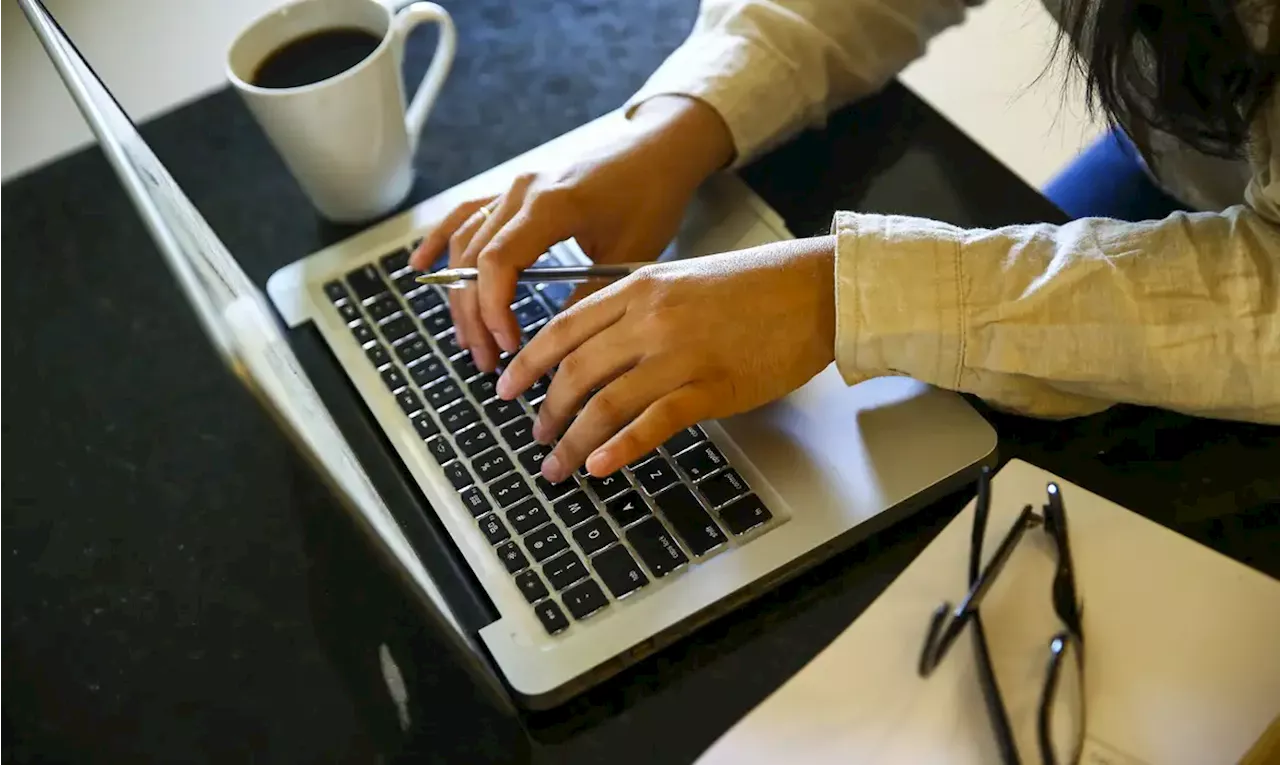 Nove a cada dez brasileiros têm acesso à internet em casa