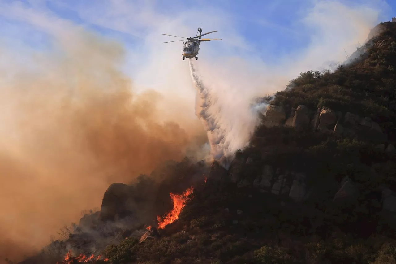 Malibu reste sous la menace des flammes, des milliers de personnes évacuées