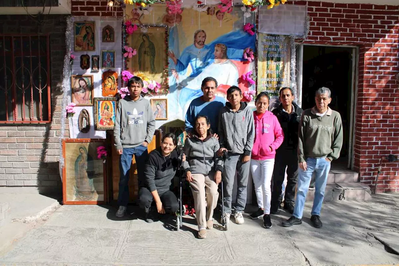 Tradición familiar de 84 años instalando altar a la Virgen de Guadalupe en Lerdo