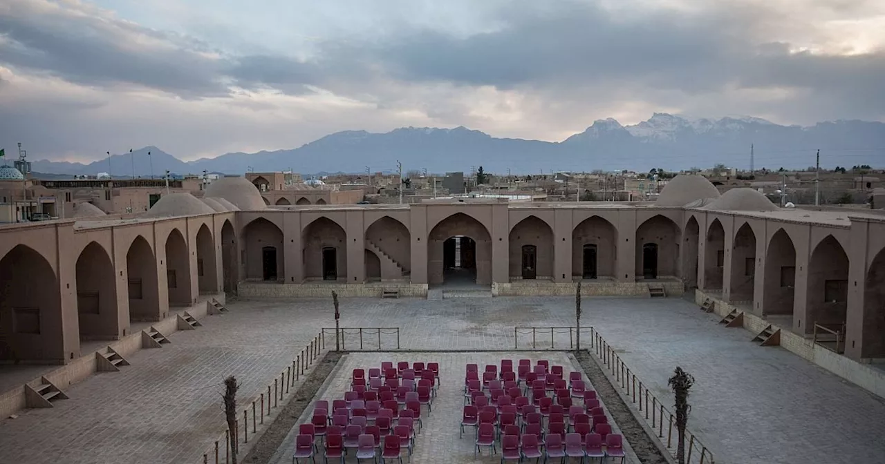 Iranische Sängerin performt ohne Kopftuch - Justizverfahren