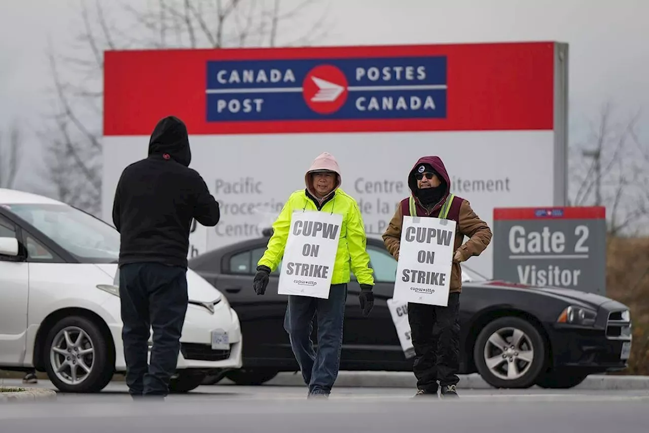 Canada Post layoff complaint resolved as strike hits 4 weeks