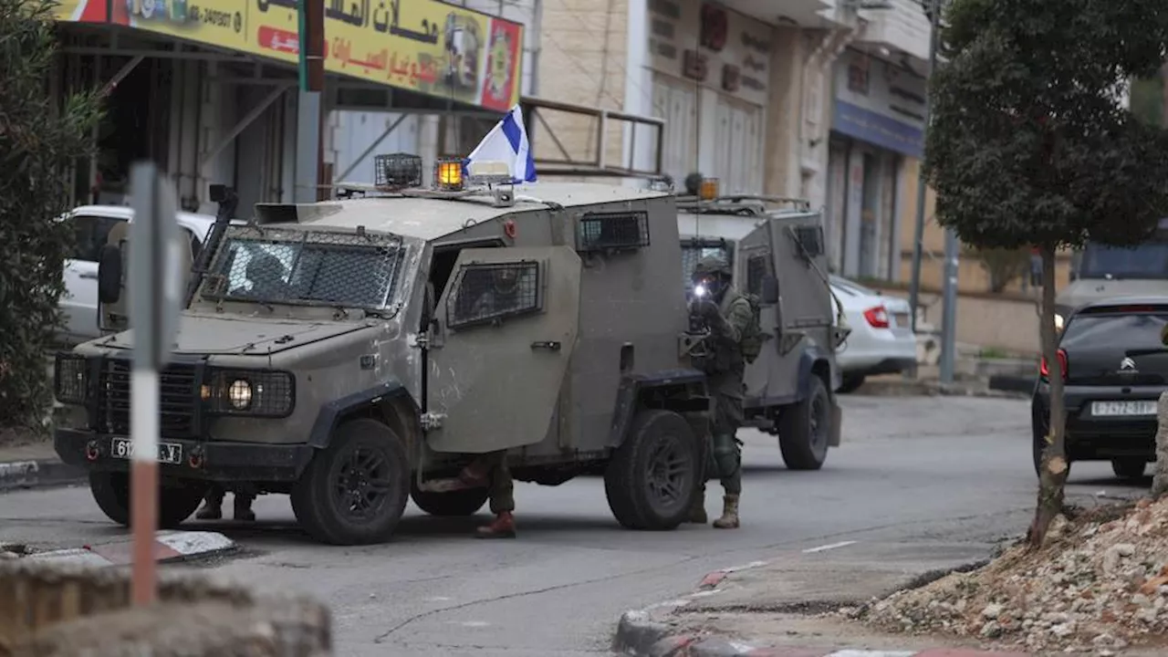 استشهاد فلسطينيين اثنين وإصابة آخرين باقتحام الاحتلال مدناً بالضفة الغربية