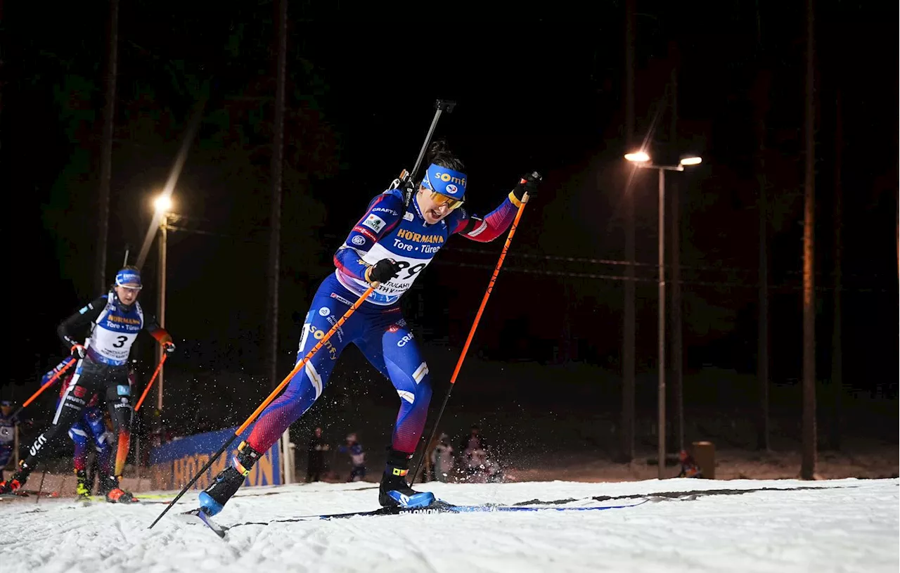 EN DIRECT Biathlon : La course et le tir impeccables de Sophie Chauveau... Suivez le sprint d'Hochfilzen avec nous...