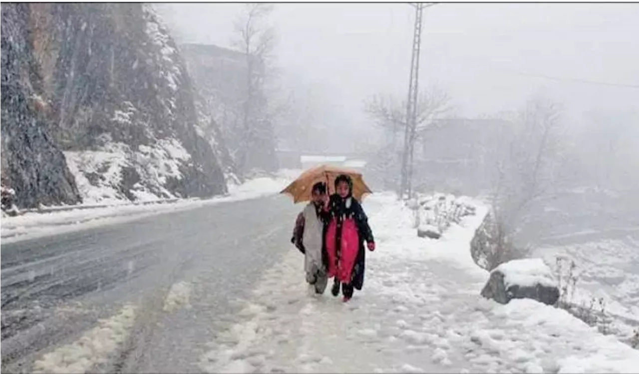 Severe cold wave sweeps across country after snowfall in upper areas