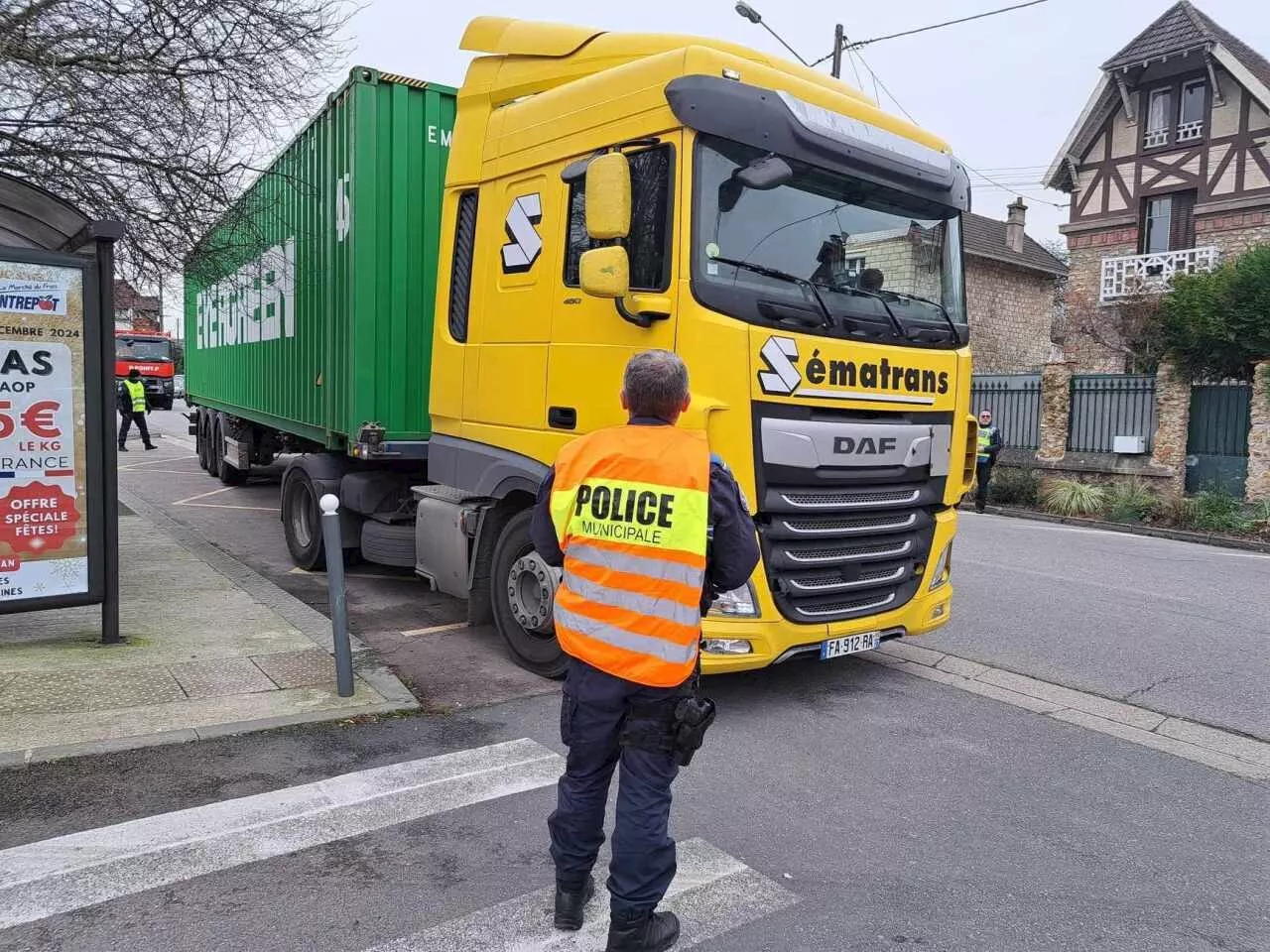 « Après la prévention, la verbalisation » : la chasse aux camions s’intensifie dans les Yvelines