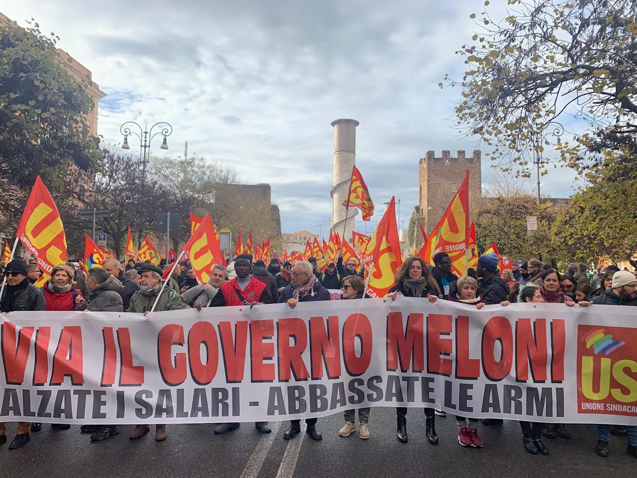 Corteo Usb a Roma: 'Ci siamo ripresi le piazze, schiavi mai'