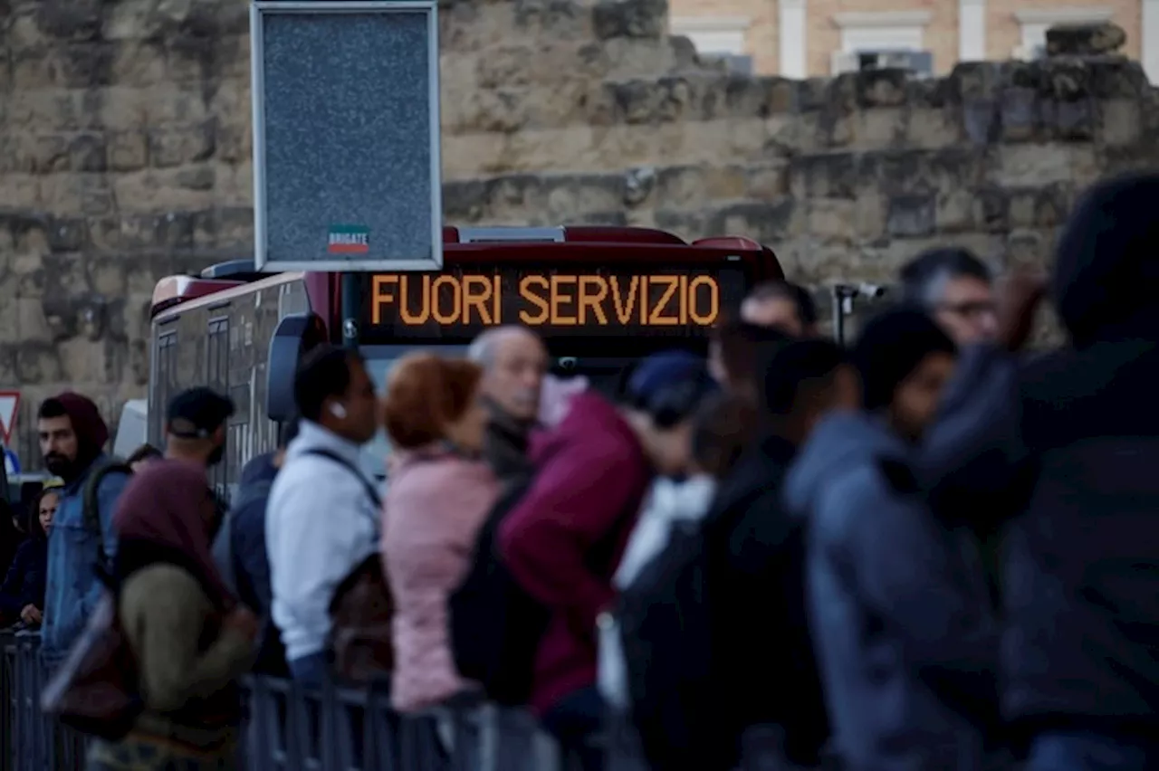 Sciopero di venerdì 13 dicembre. Fermi bus, treni e taxi