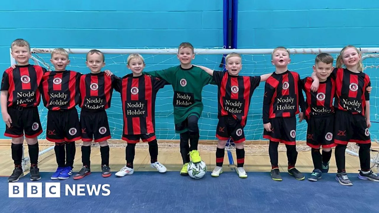 Noddy Holder sponsors Bridgnorth youth football team