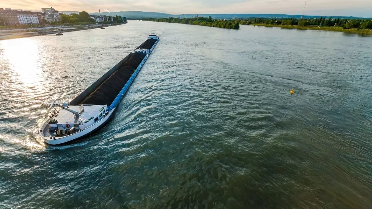 L'armateur CMA CGM s'installe à Lyon pour développer le fret fluvial