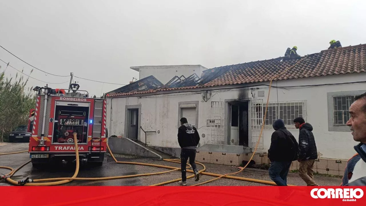 Incêndio em casa no Monte da Caparica faz um morto