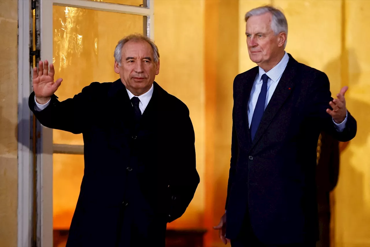 Nouveau gouvernement : François Bayrou est arrivé à Matignon pour la passation de pouvoirs avec Michel Barnier