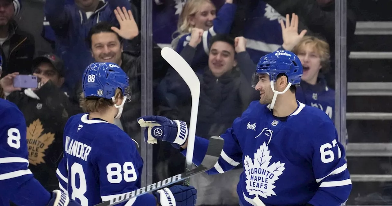 Maple Leafs hang on for 3-2 win over Ducks after losing goalie Stolarz to injury