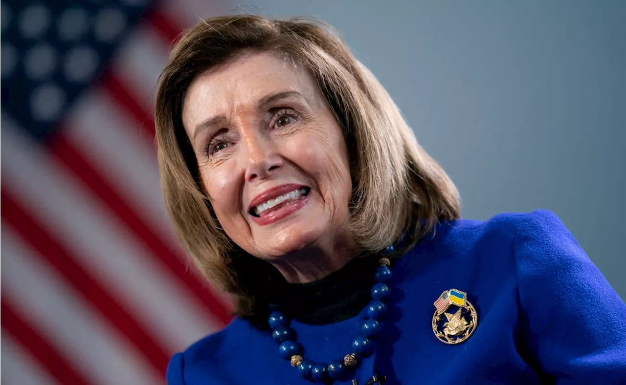 Hospitalizan a Nancy Pelosi tras lesión en viaje al exterior; recibe tratamiento en hospital de Luxemburgo