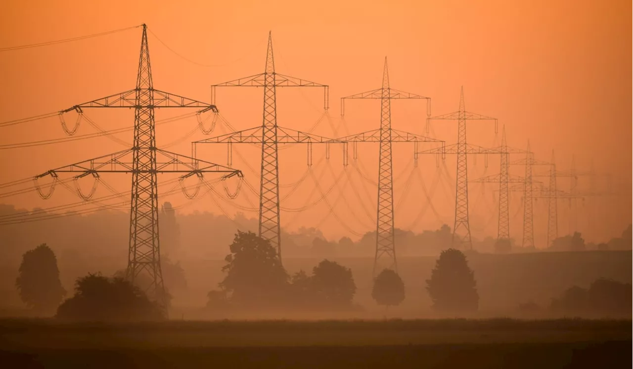 Rollende Blackouts drohen: Wenig Sonne, kein Wind - jetzt wird die RWE-Warnung bittere Realität