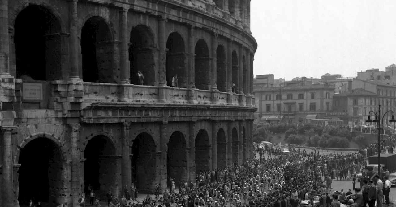 Roma è una palude psichica in cui ogni strategia razionale finisce per incagliarsi