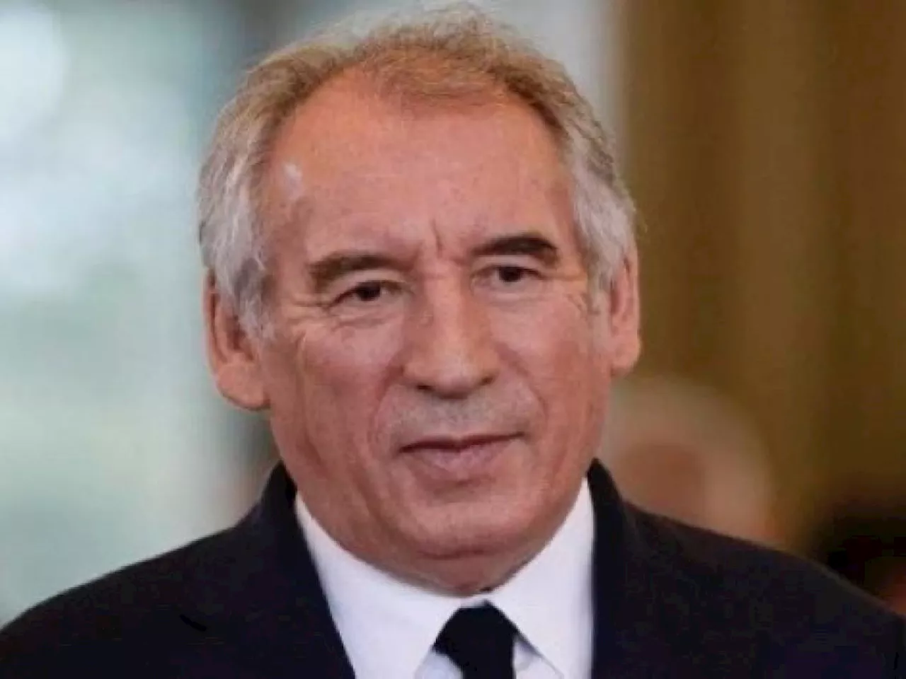 Francia, Macron ha scelto il nuovo premier: nominato il centrista François Bayrou