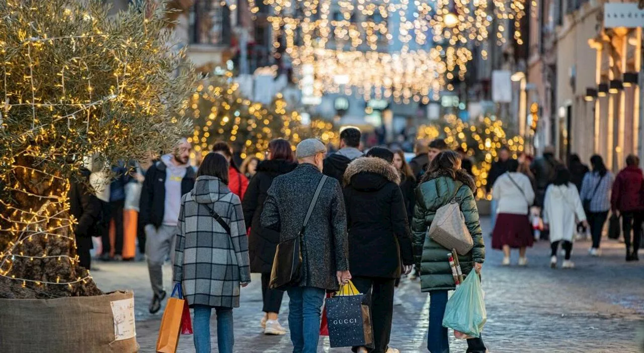 A Natale più spese per due italiani su tre