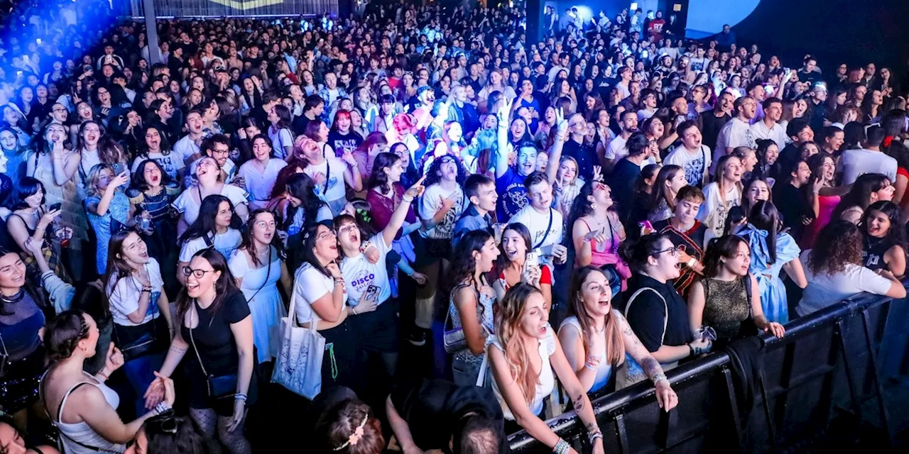 Le serate in discoteca “per soli fan” funzionano