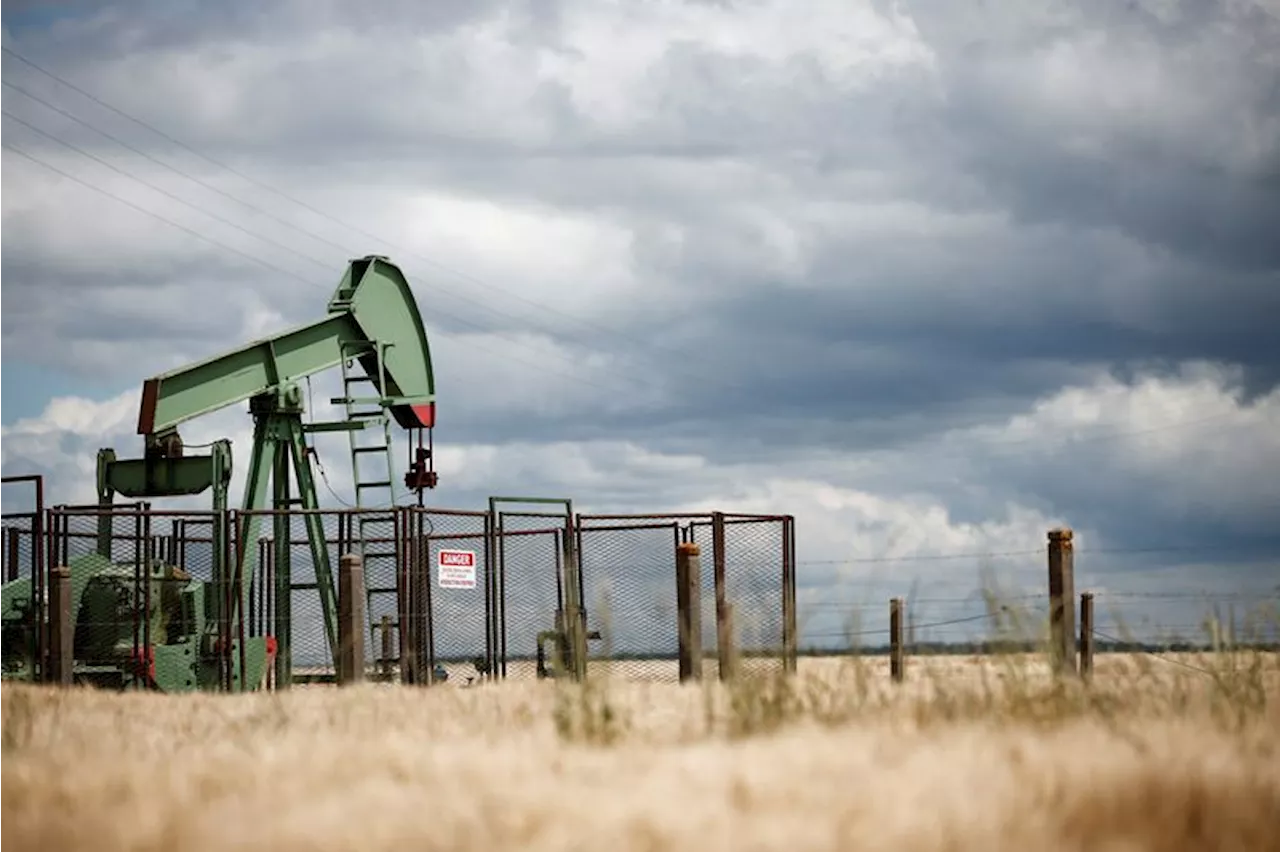 Oil prices inch down on IEA surplus outlook, China stimulus cheer provides support