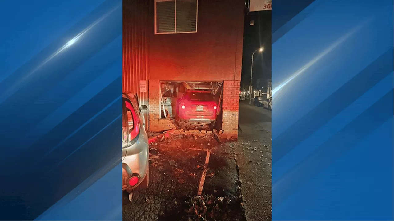 Driver crashes into building after high-speed chase with Centralia police