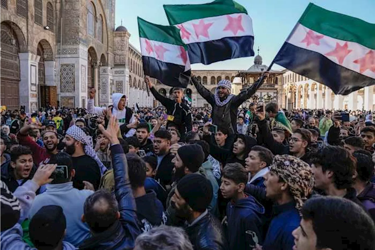 Thousands of Syrian celebrate in central Damascus during first Friday prayers since Assad's fall