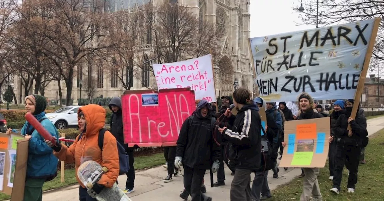 Protest gegen neue Eventarena: Karaoke vor der Wien Holding